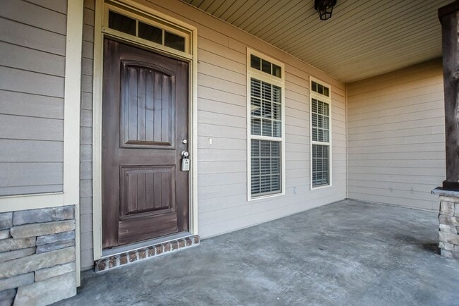 Building Photo - Luxurious 3BD/2BA Home with Premium Features in Coveted Cottonwood Neighborhood!