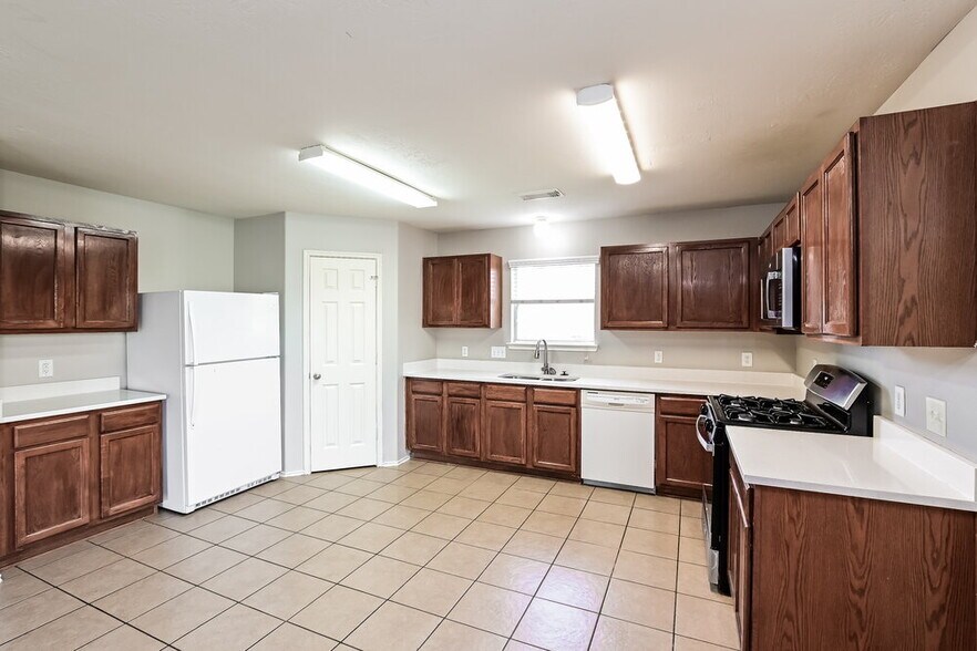 Building Photo - 24014 Blossom Crest Ln