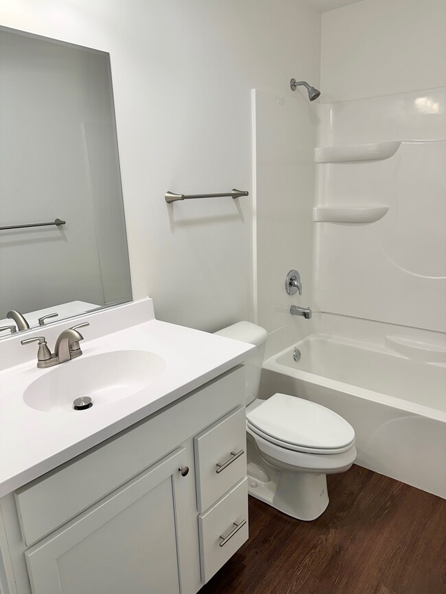 Building Photo - 222 S Tryon St