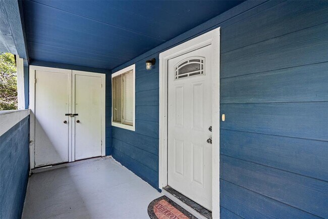 Building Photo - 5501 Spring Meadow Rd