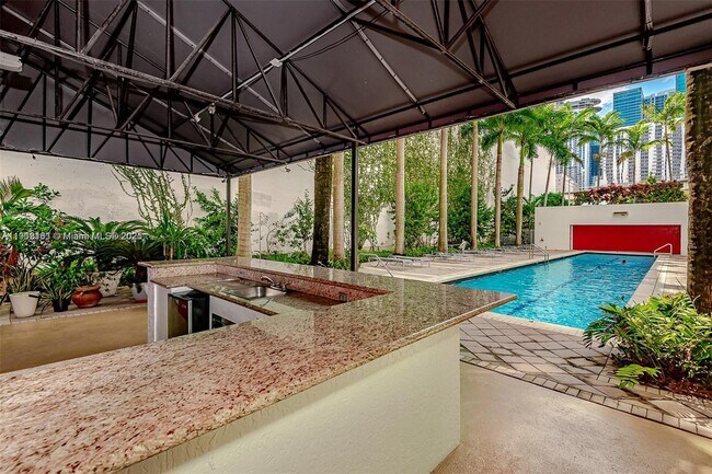 Building Photo - 133 NE 2nd Ave