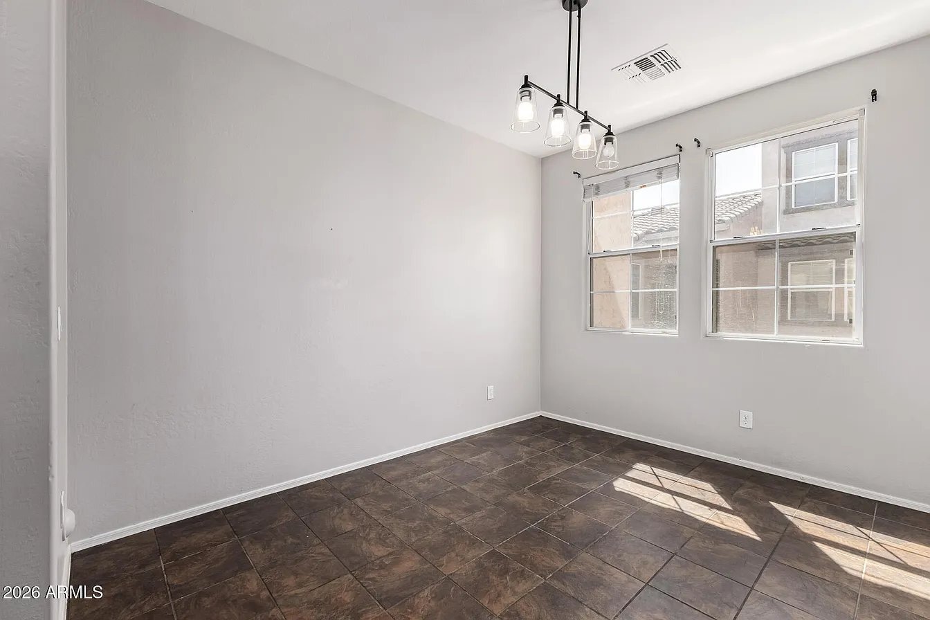 Building Photo - 2026 N 78th Glen