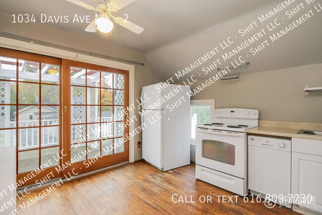 Building Photo - 1034 Davis Ave NW