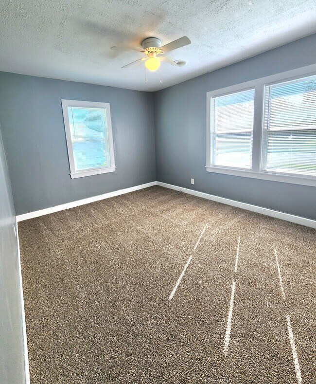 first bedroom - 321 Stonewall Ave S