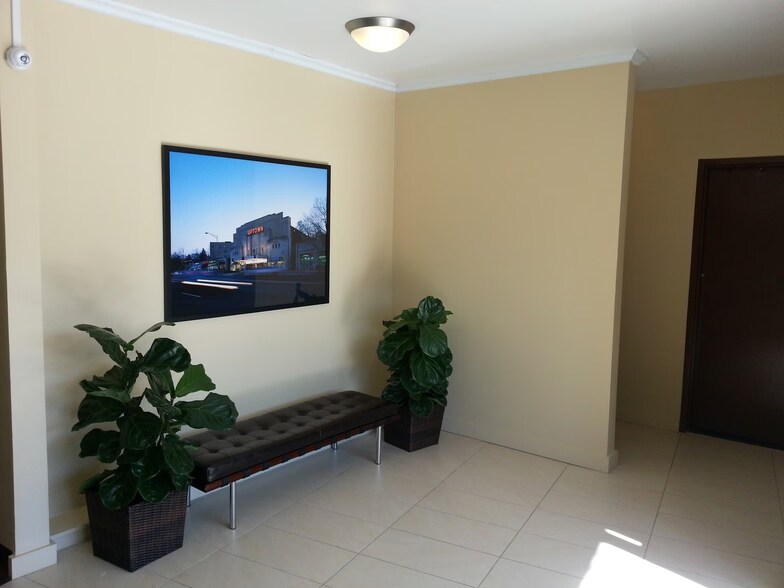 Building Lobby - 2755 Ordway St NW
