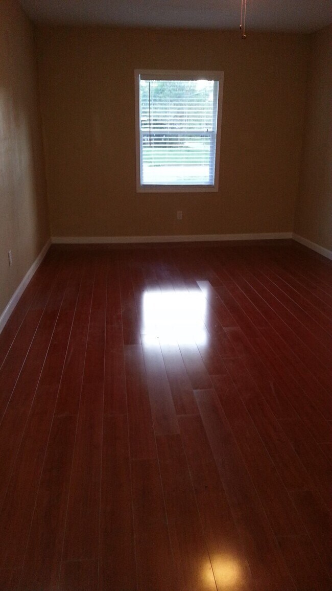 Building Photo - 5603 Northridge Dr