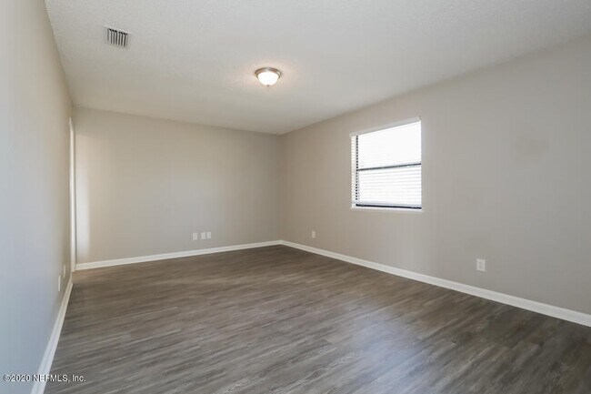 Building Photo - 301 North St