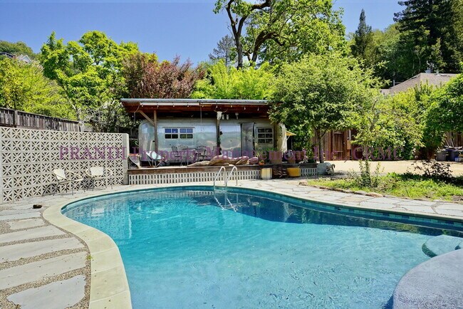 Building Photo - All New!  Fabulous 3 bedroom Fairfax house...