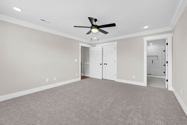 Building Photo - 166 Sango Dr