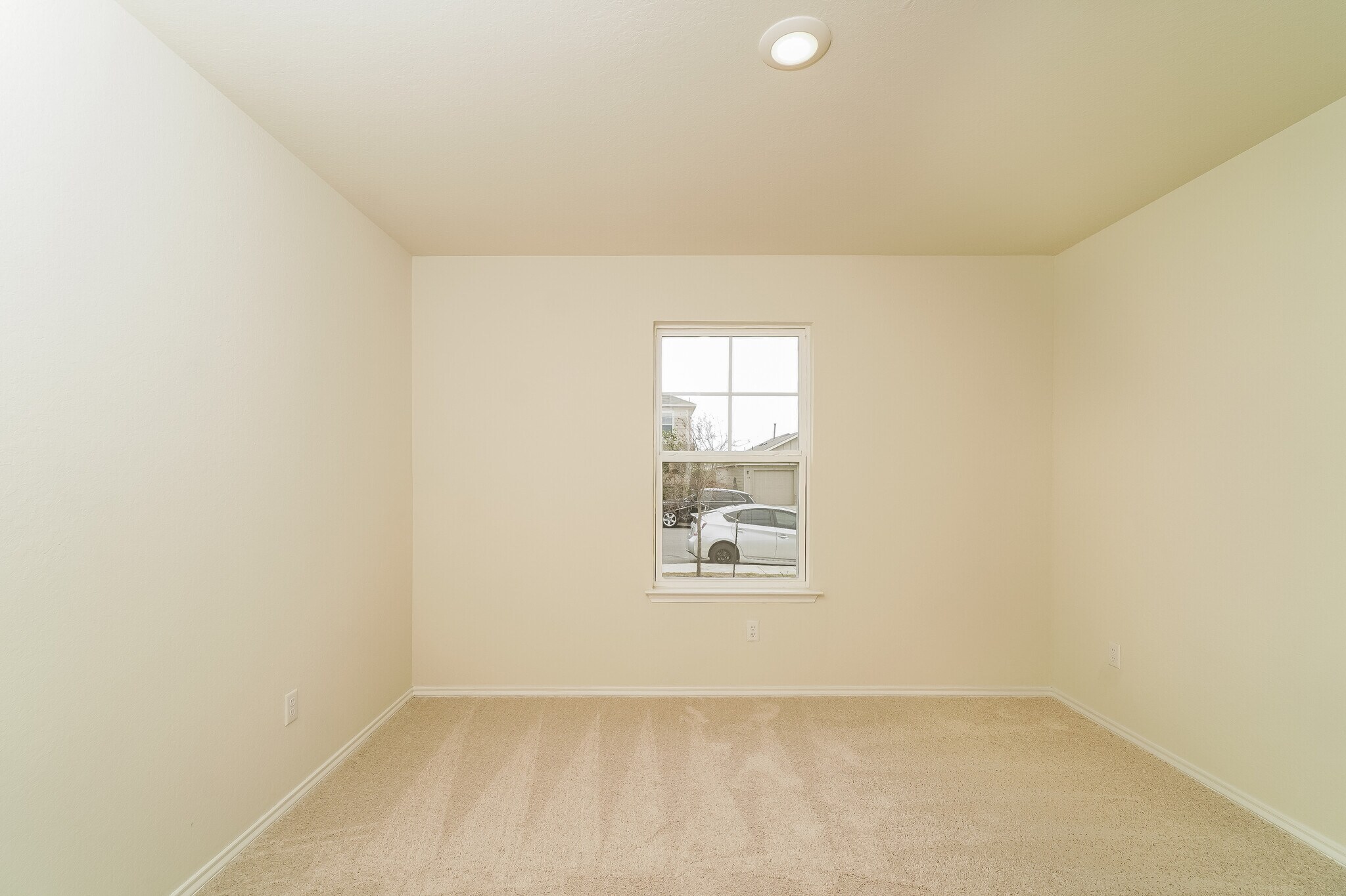 Building Photo - 819 Retama Pass