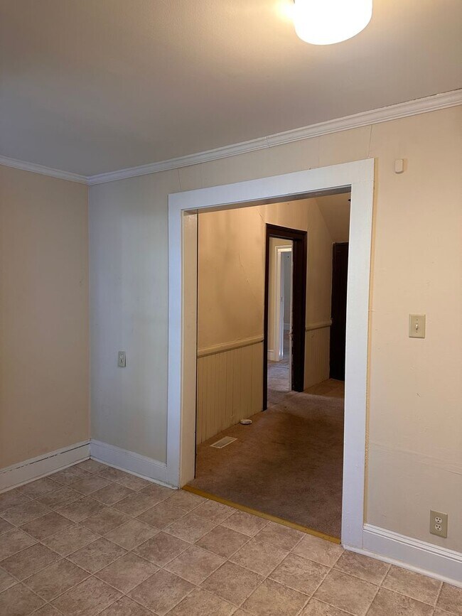 Building Photo - 310 E Granville St