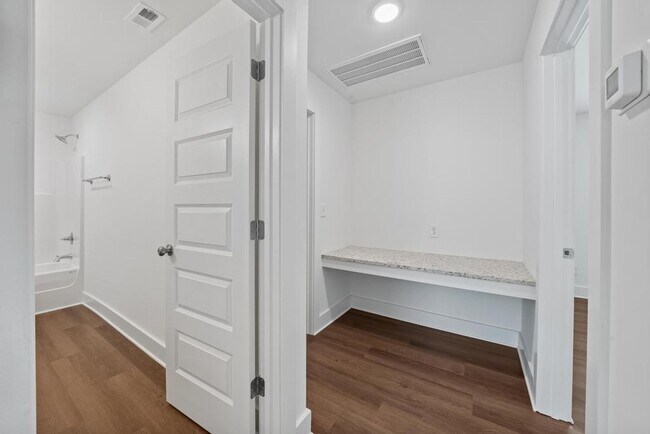 Building Photo - 3760 Patton Crst