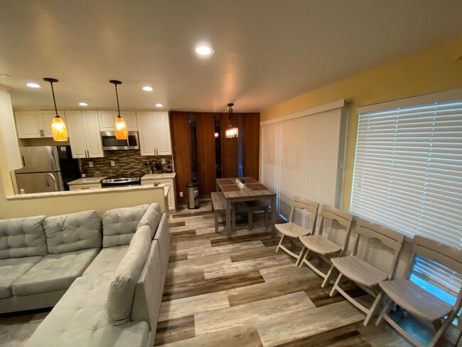 Building Photo - Seasonal Furnished Rental