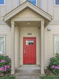 Building Photo - **No Rent Until January  !! 2 Bedroom Townhome Available Now  !! Inquire today for tour !