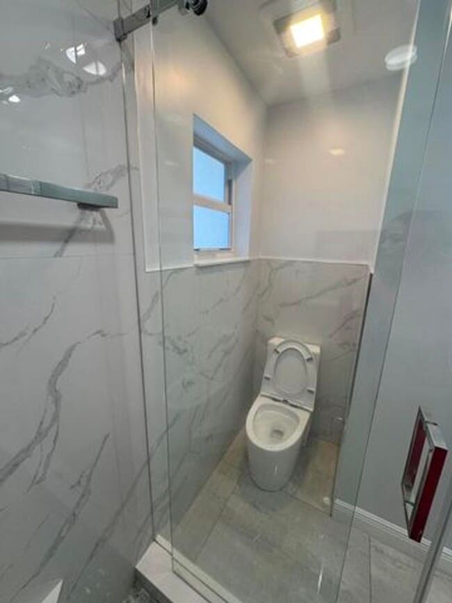 Building Photo - 2591 Rosehaven Rd