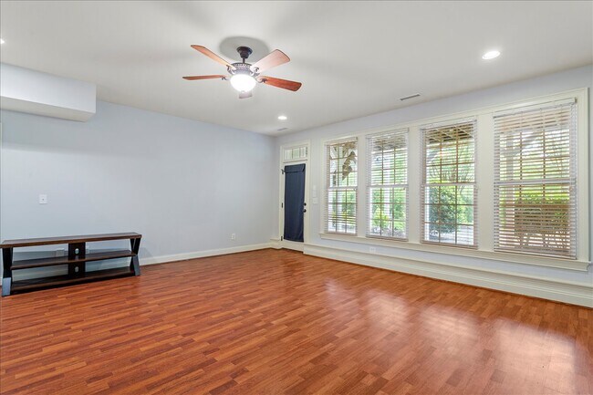 Building Photo - 106 Grannon Ct