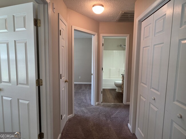 Building Photo - 301 Aspen Arbor