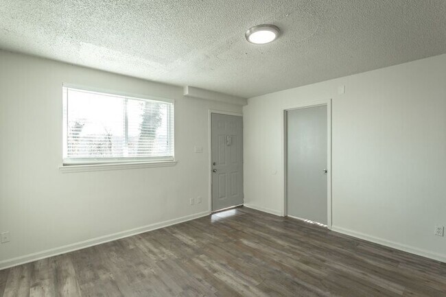 Building Photo - 127 Goodson Ave