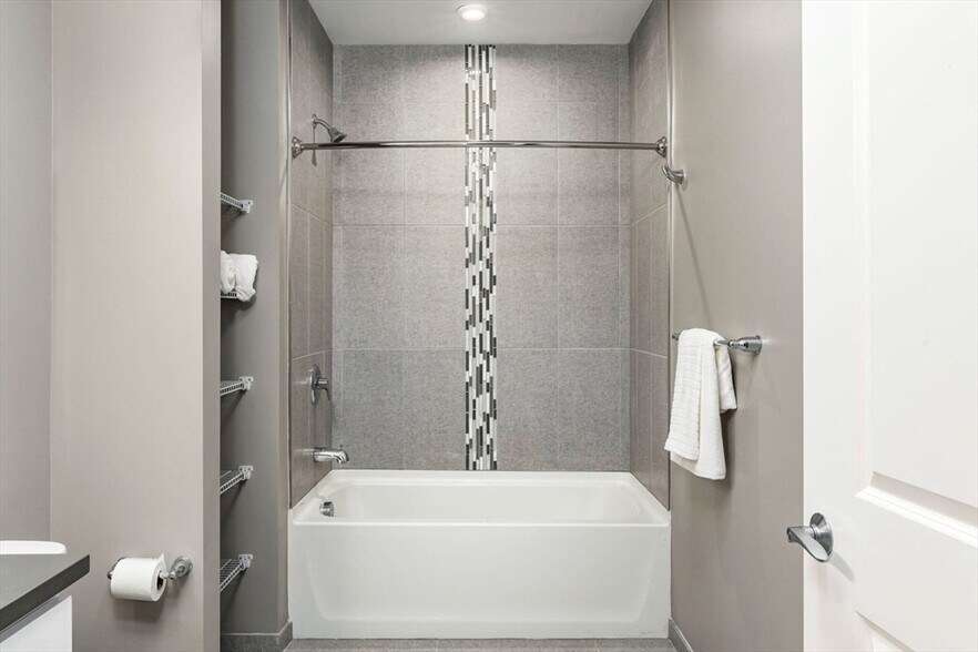 Building Photo - 11 Essex St