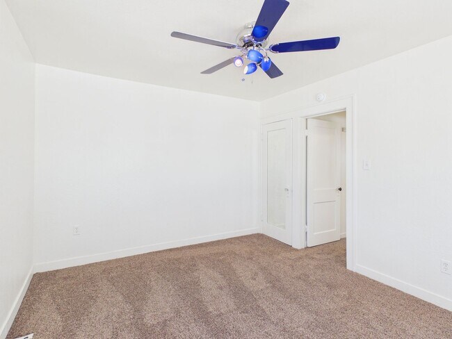 Building Photo - Adorable 3 Bedroom Home in Sunset Addition!