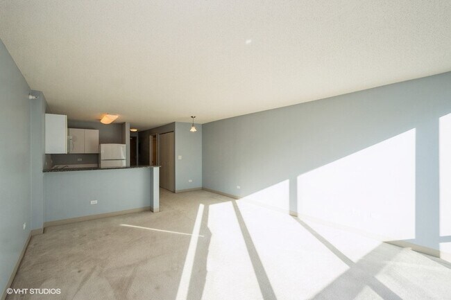 Building Photo - 2 E Erie St