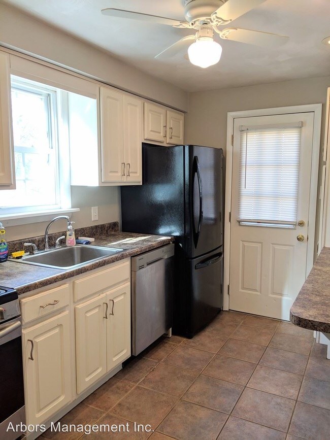 Building Photo - 3 br, 1.5 bath House - 3806 Greensburg Pike