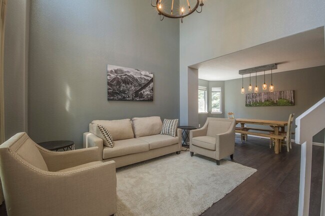 Building Photo - Immaculate 4B/3B in Superior - Available July 5th