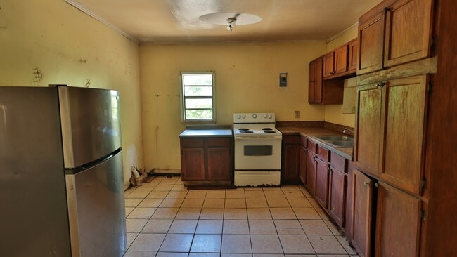 Building Photo - 127 Barbara Ave