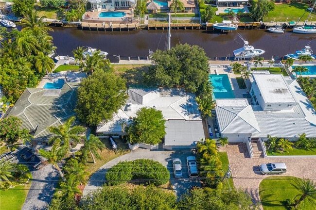 Building Photo - 2680 NE 24th St