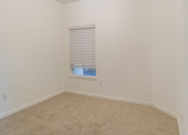 Building Photo - 3680 Kirkpatrick Cir