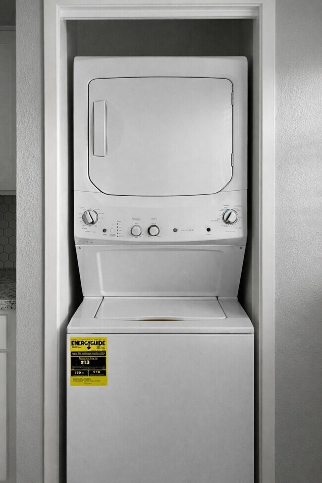 Building Photo - 2002 Gentryside Dr