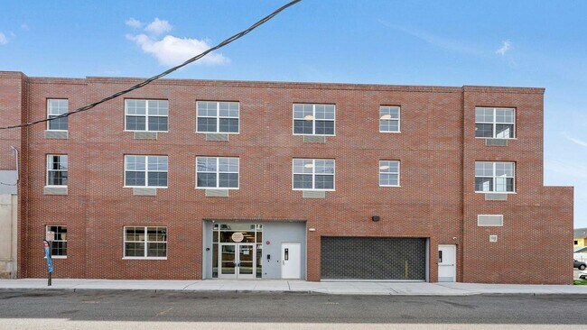 Building Photo - 247 Parker Ave