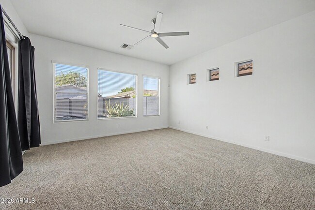 Building Photo - 1902 E Desert Ln