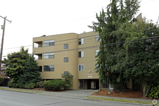 Primary Photo - Wedge Apartments