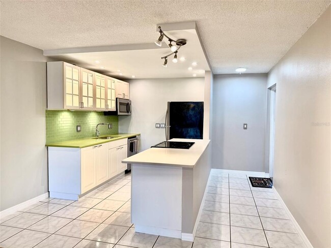 Building Photo - 4500 E Bay Dr