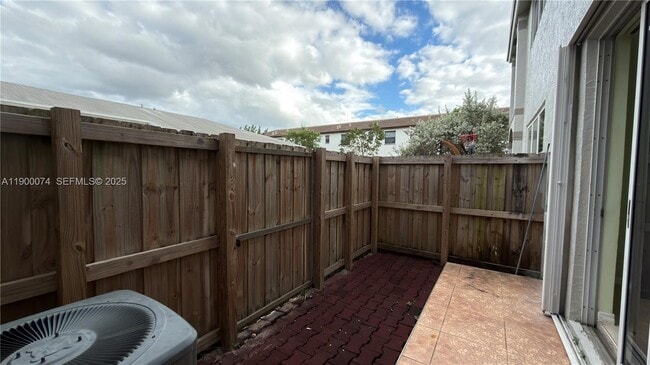 Building Photo - 870 NE 212th Terrace