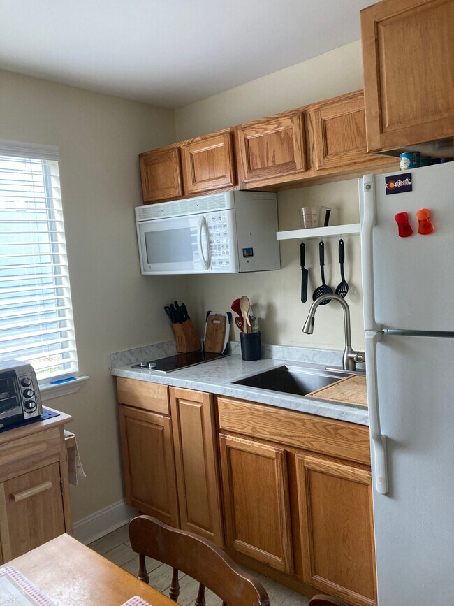 Building Photo - 1678 Beach Blvd