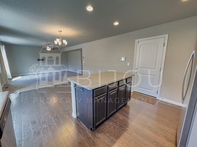 Building Photo - 10881 Aliso Dr