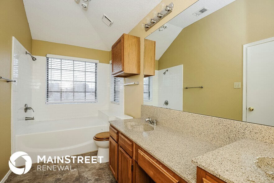 Building Photo - 764 Meadowcreek Ct