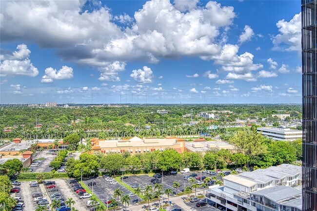 Building Photo - 18051 Biscayne Blvd
