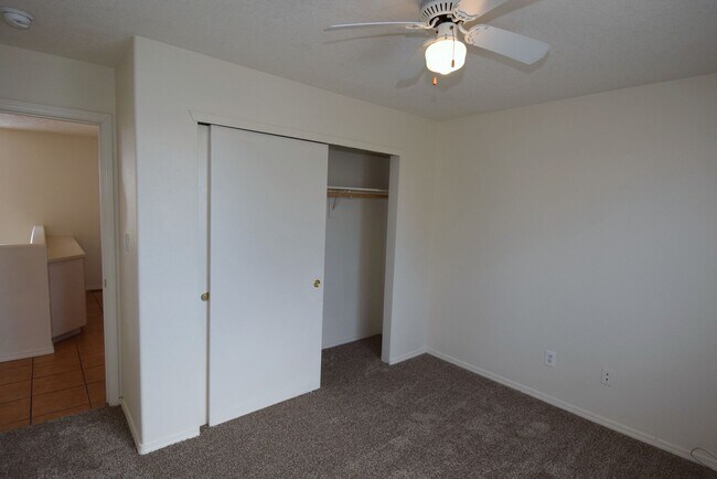 Building Photo - Great location! Nice 3Br, 2.5Ba Near Alame...