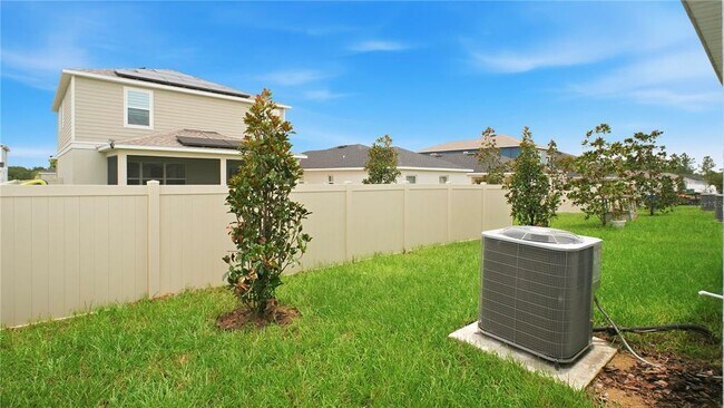 Building Photo - 2942 Lavanda Dr