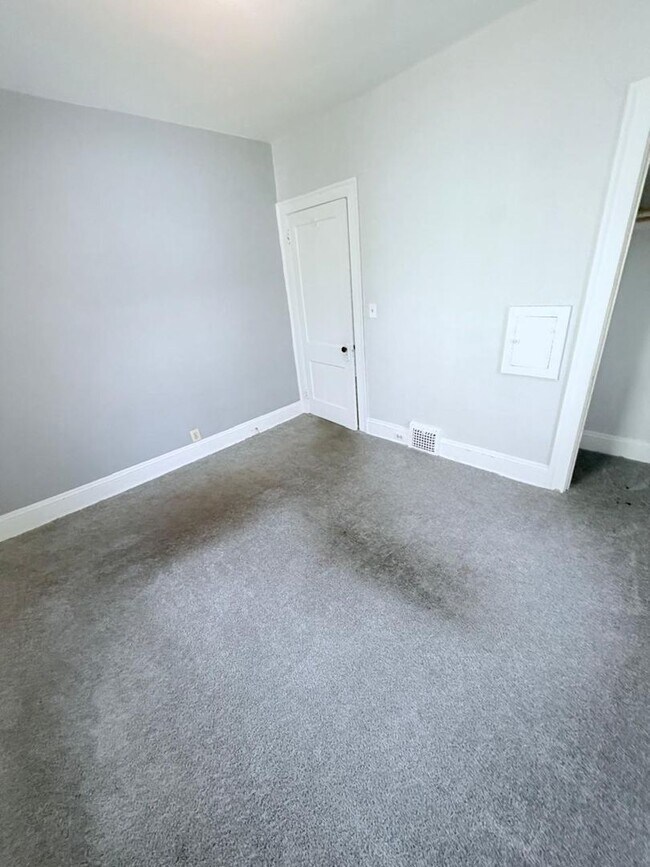 Building Photo - 3341 Desota Ave