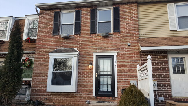 Primary Photo - Spacious 3 Bedroom, 1 Bath Townhome in Hav...