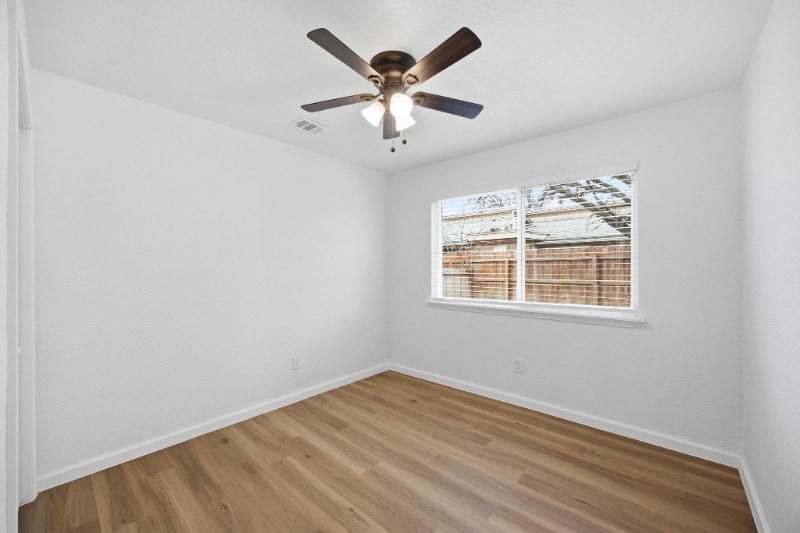 Building Photo - 218 W William Cannon Dr