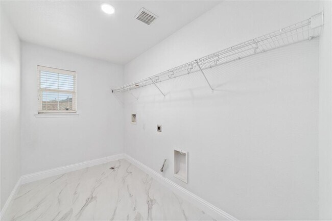 Building Photo - 13106 Cres Manor Ln