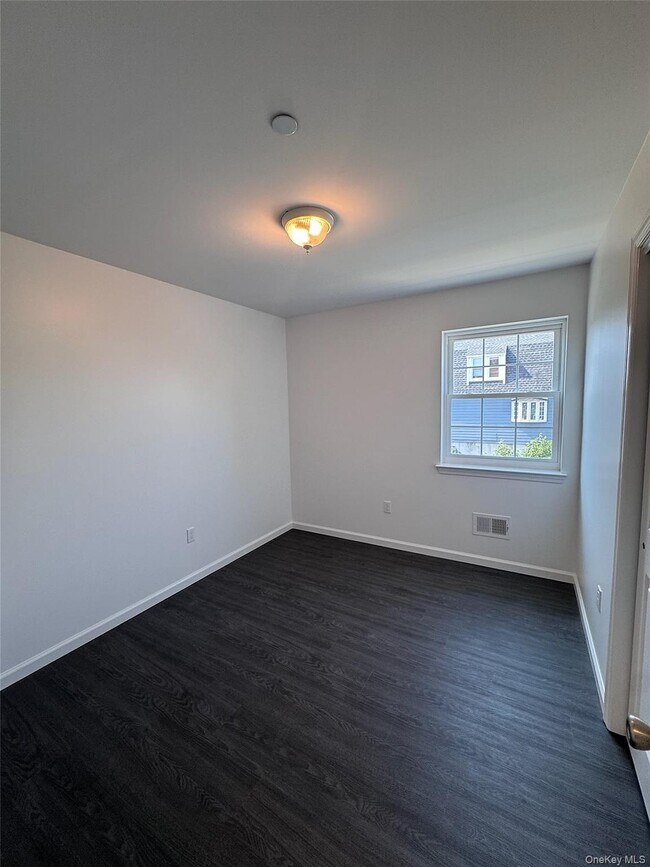 Building Photo - 3-42 B 46 St