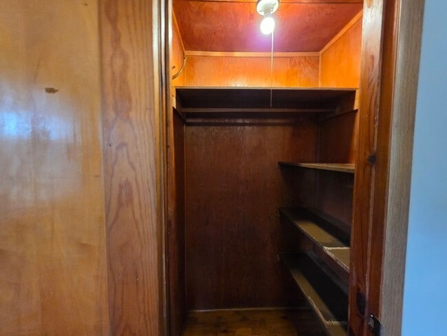 Building Photo - 1636 Edison St