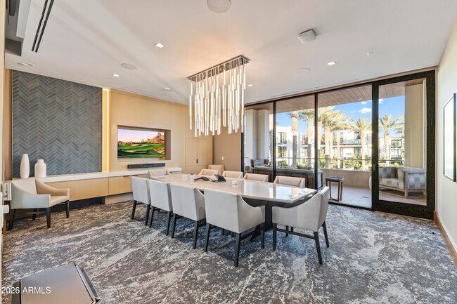 Building Photo - 6587 N Palmeraie Blvd