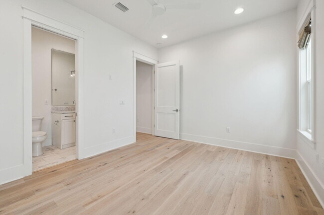 Building Photo - 91 Heartwood St